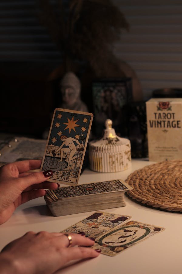 Découvrez la voyance sérieuse par téléphone pour vos décisions.